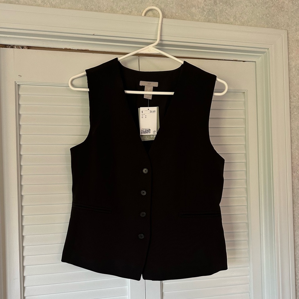 New with Tags H&M Women’s Vest Size Small
